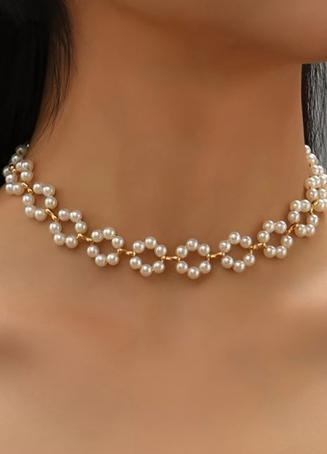 Trendy Pearl Flower Choker Necklace for Women, Creative Short Chain