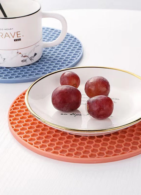Round Silicone Heat-Resistant Table Mat & Non-Slip Trivet for Kitchen Dining