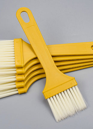 High-Temperature Silicone Bristle Brush with Ergonomic Wood Handle for Baking & BBQ