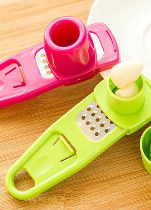 Effortless Multifunctional Garlic & Ginger Grinder, Manual Kitchen Tool for Mincing