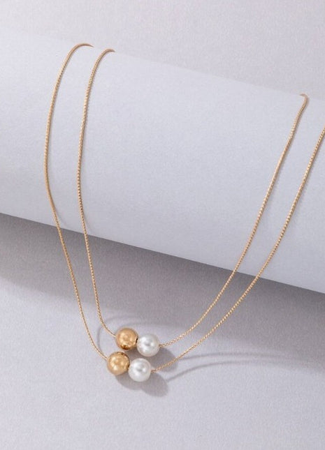 Elegant Minimalist Pearl Necklace with Metal Chain Design, Clavicle Style